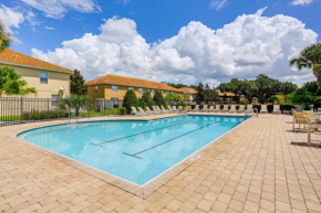 4 Mi to Disney World Central Townhome